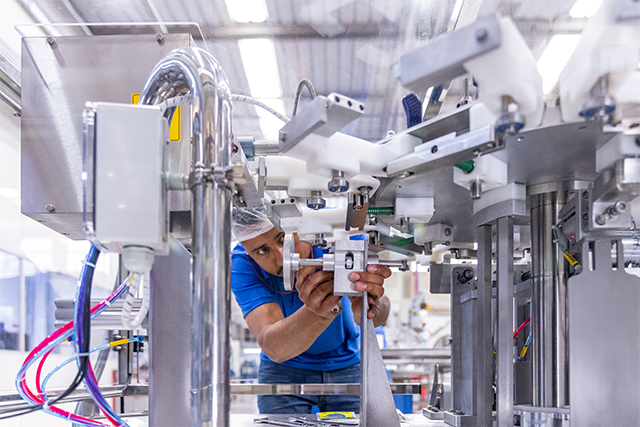 Manutenção em máquina envasadora