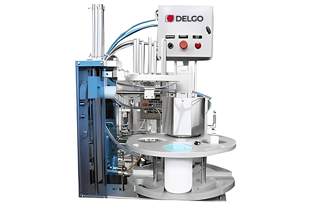 Seladora semiautomática de garrafas e frascos.