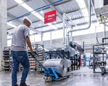 Por dentro da fábrica: como funciona o controle de qualidade em selos de alumínio na produção DELGO