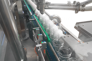 Vantagens da automação de envase para a indústria de líquidos e pastosos (ou cremosos)